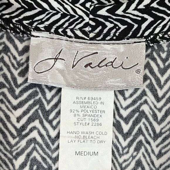 J. Valdi Black & White V Neck Dress | Size Medium - Picture 5 of 5